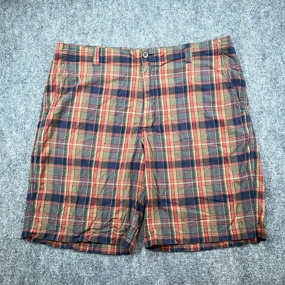 Izod Other - Izod Shorts Mens 40 Plaid Lightweight Golf Flat Front Preppy‎ 10" Inseam Cotton